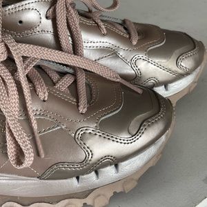 Reebok CARDI B pearl pink sneakers size: 6.5